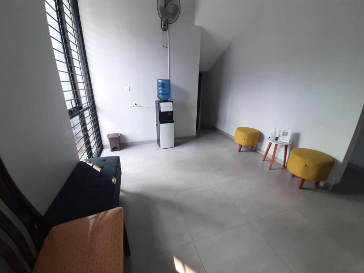 Oyo Life 92770 Cozy Puri 22 Hotel Jacarta Exterior foto