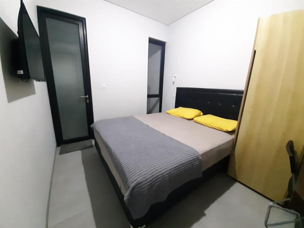Oyo Life 92770 Cozy Puri 22 Hotel Jacarta Exterior foto
